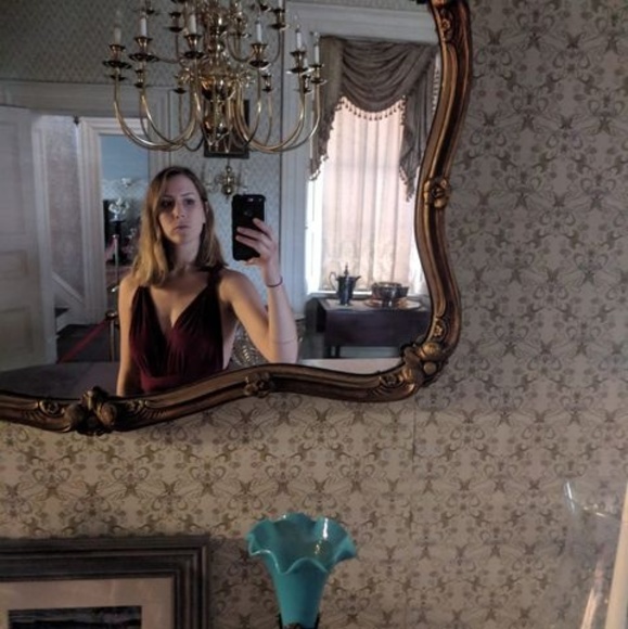 Meet your Posher, Gabrielle - Picture 1 of 1